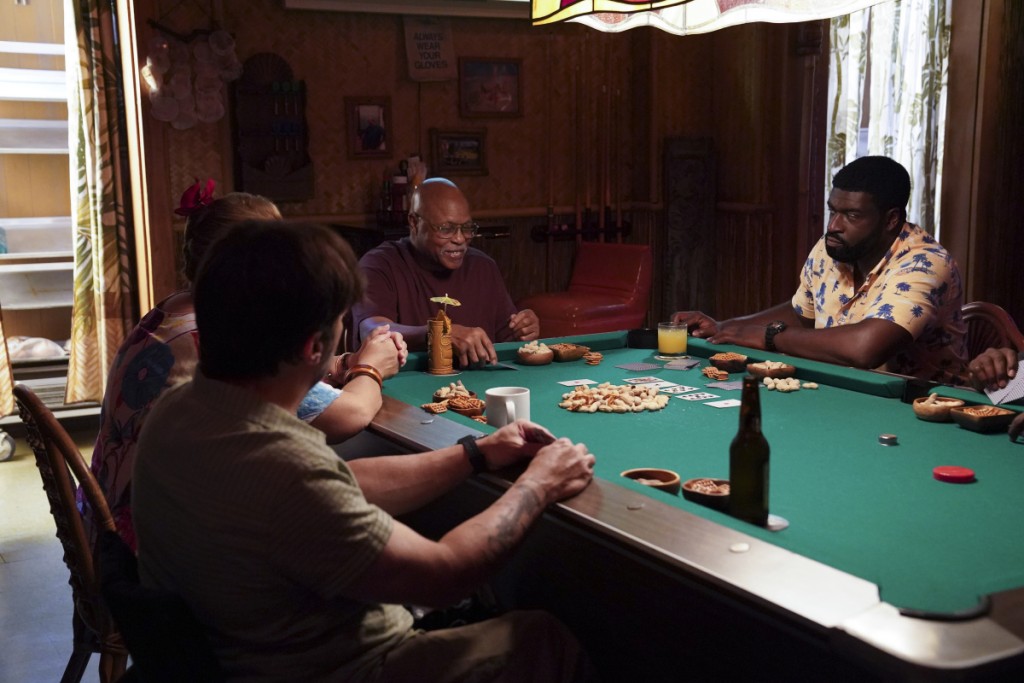 Shammy (Christopher Thornton), Kumu (Amy Hill), John Booky (Roger E. Mosley) et TC (Stephen Hill) en train de jouer au poker