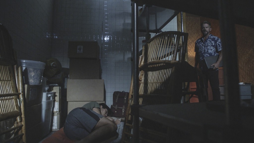 Rick (Zachary Knighton) trouve Cabe Jensen (Martin Martinez) endormi dans la réserve de La Mariana.